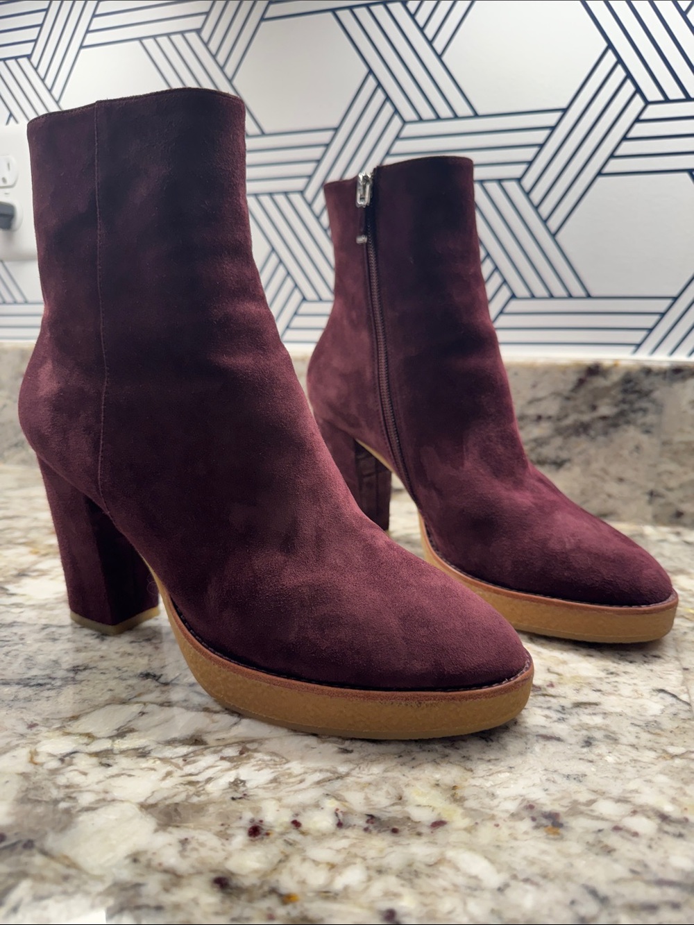 Lola Cruz Women’s Suede Ankle Boots in Burgundy Size 40 Never Worn